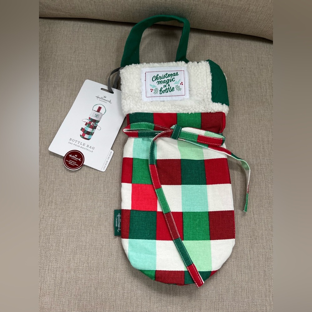 NWT Hallmark Holiday Plaid Wine Bottle Bag